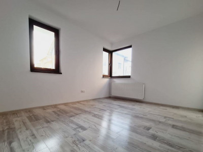 Apartament 3 camere parcare gradina