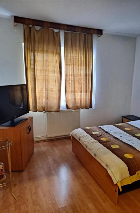  Apartament 4 camere decomandat in zona  Astra