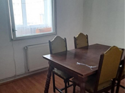  Apartament 4 camere decomandat in zona  Astra