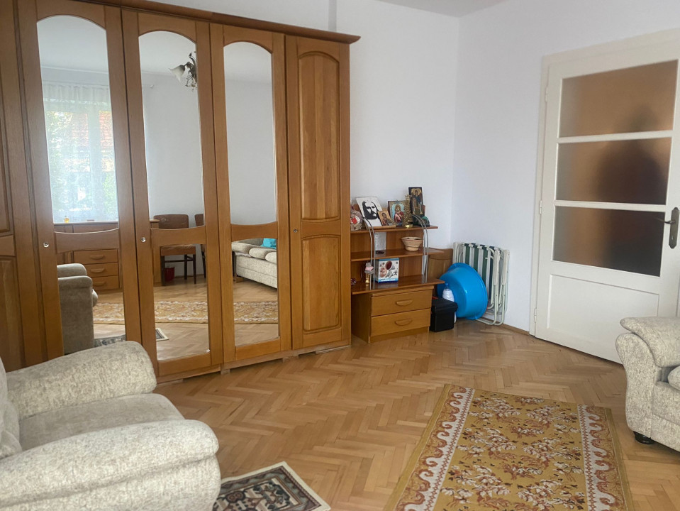 Apartament 3 camere Zona Centrul  Istoric 