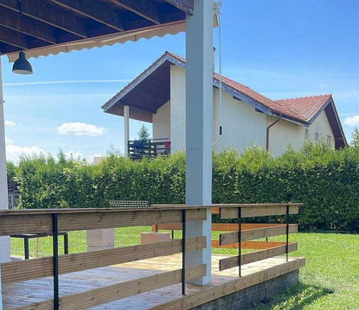 Casa individuală 5 camere cu 1000 mp teren si garaj, Brasov-Stupini