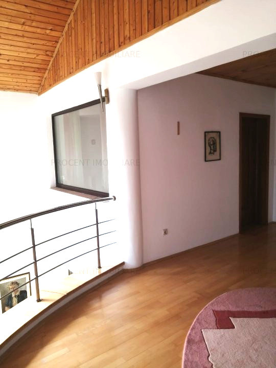 CASA DEOSEBITA  HARMAN 