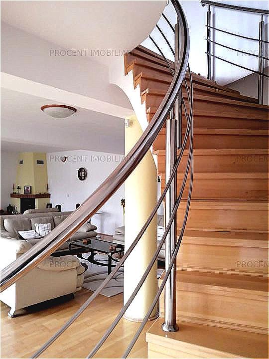 CASA DEOSEBITA  HARMAN 