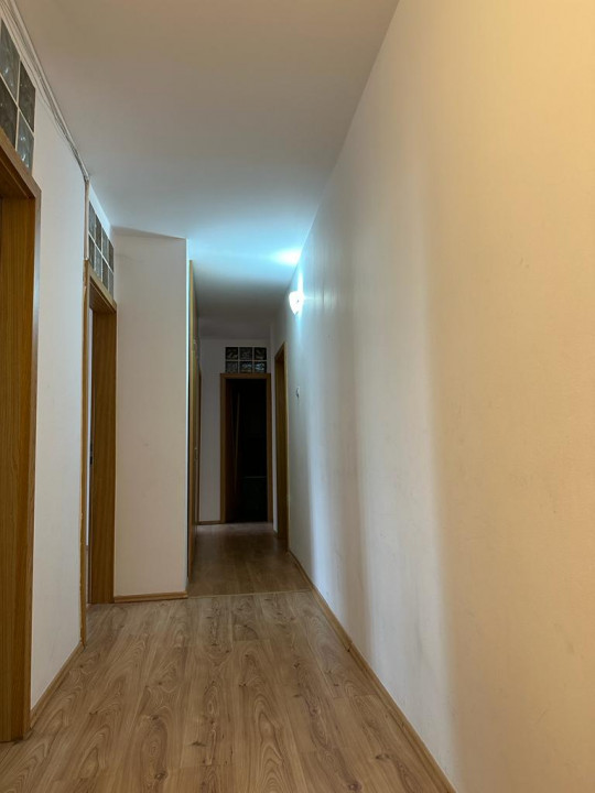 Apartament cu 4 camere Centrul Civic