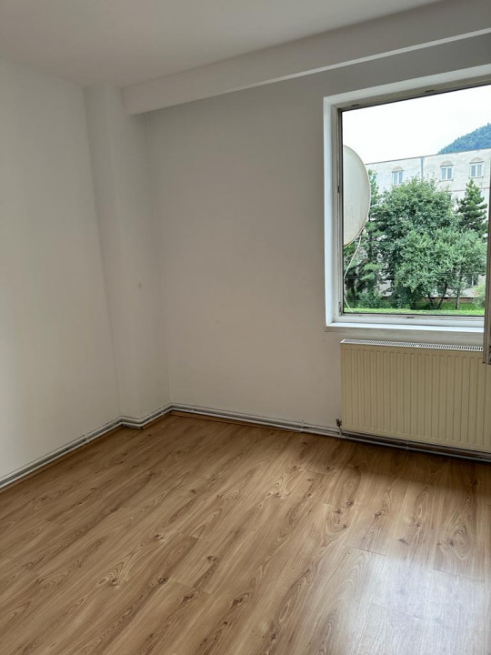 Apartament cu 4 camere Centrul Civic