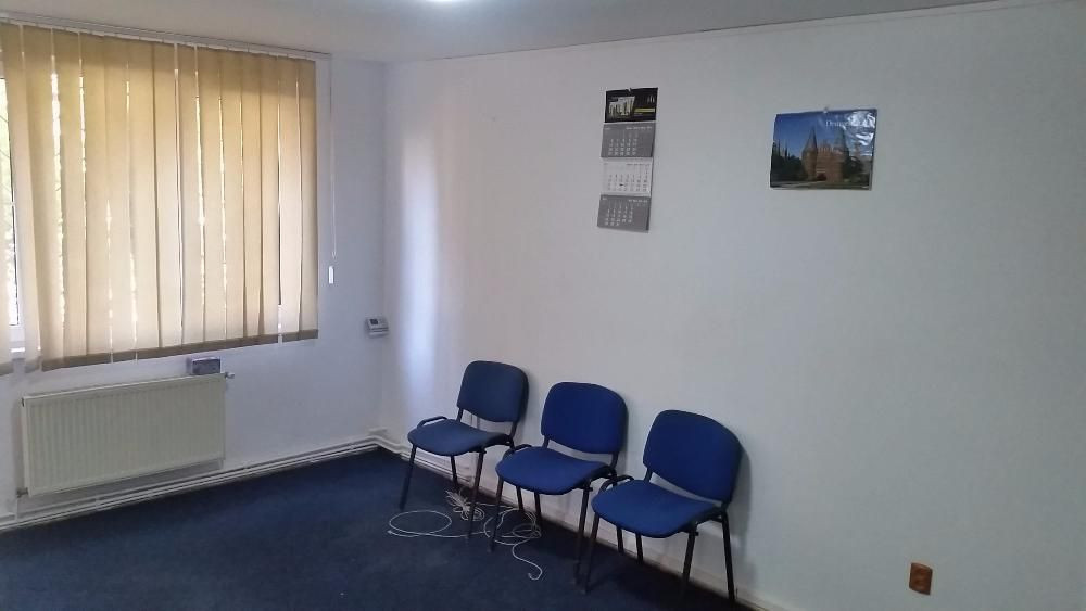 Apartament 3 camere cu intrare din strada parter