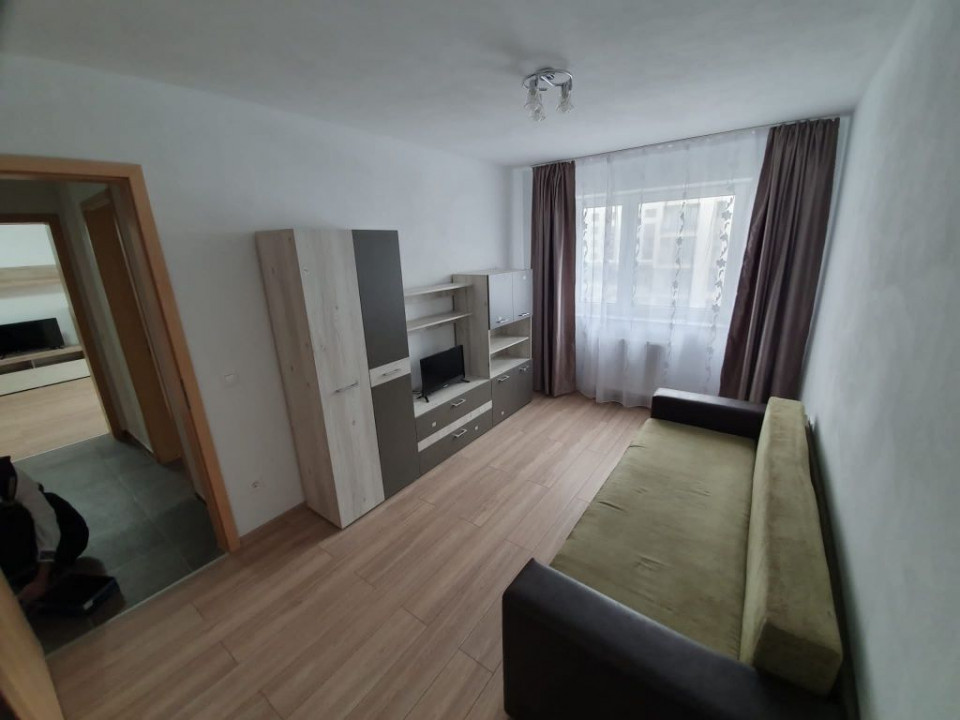 Inchiriez apartament 2 camere zona Coresi brasov