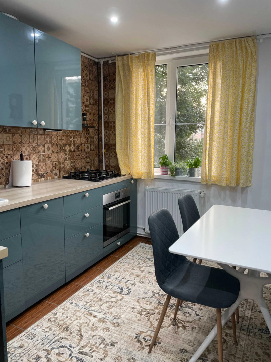 Apartament 4 camere Zona Centrul Civic 