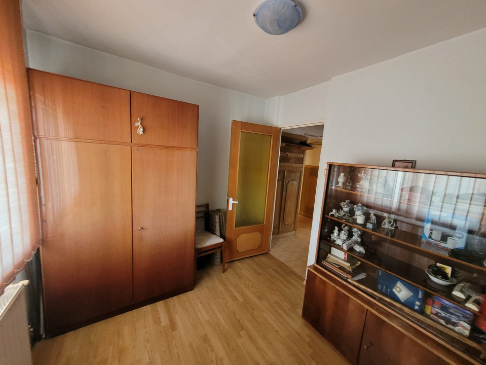 Apartament decomandat situat în Cartierul  Craiter