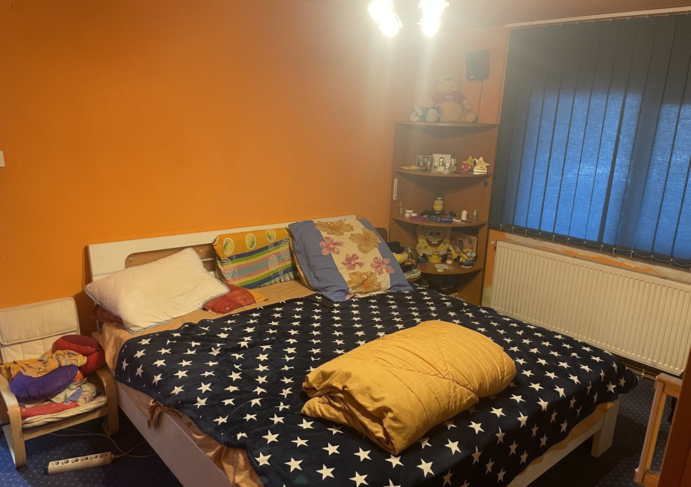 Apartament 3 camere ,mobilat partial. Zona Tractoru