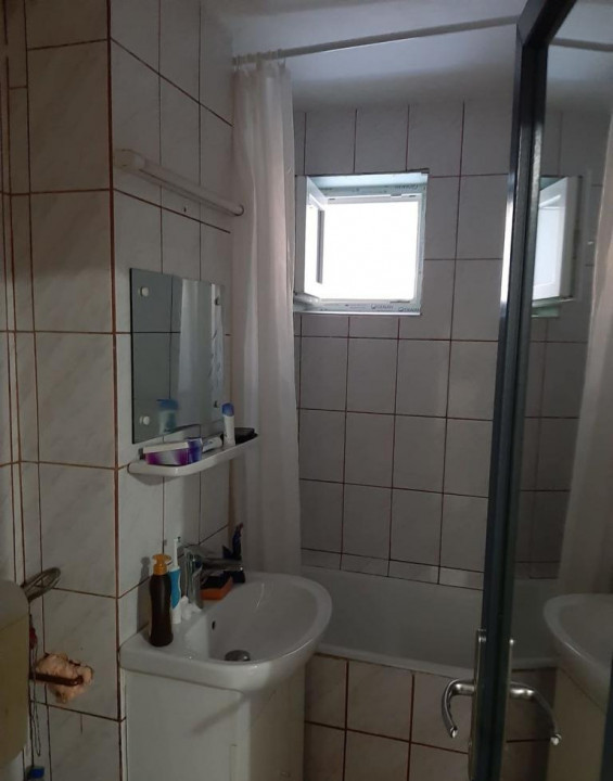 Apartament 2 camere, zona Florilor.