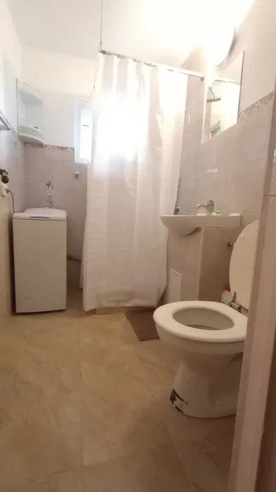 Apartament 2 camere (bucataria mobilata-utilata ), situat în zona Bartolomeu