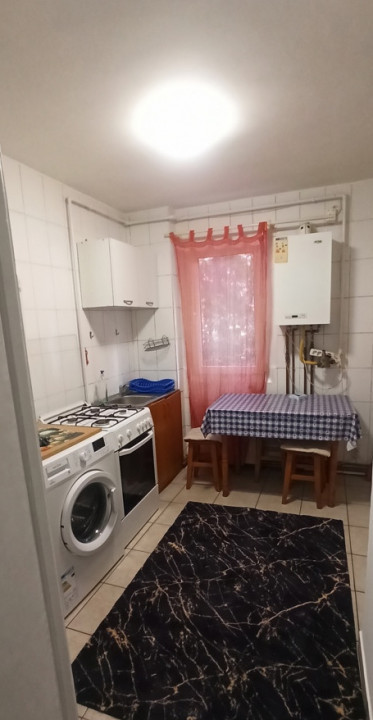 Apartament 2 camere (mobilat-utilat ), situat în zona Gemenii.