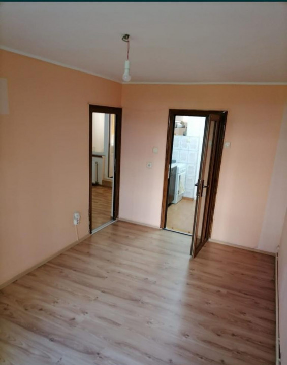 Apartament 2 camere, situat în zona Florilor.