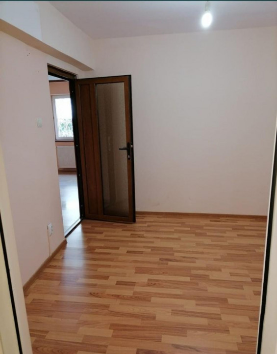 Apartament 2 camere, situat în zona Florilor.