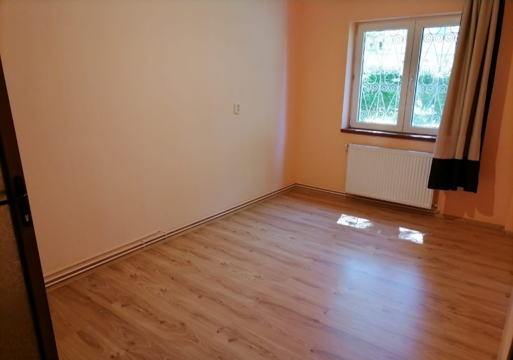 Apartament 2 camere, situat în zona Florilor.