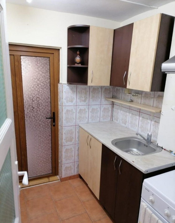 Apartament 2 camere, situat în zona Florilor.