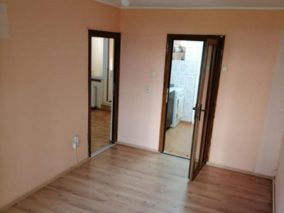 Apartament 2 camere, situat în zona Florilor.