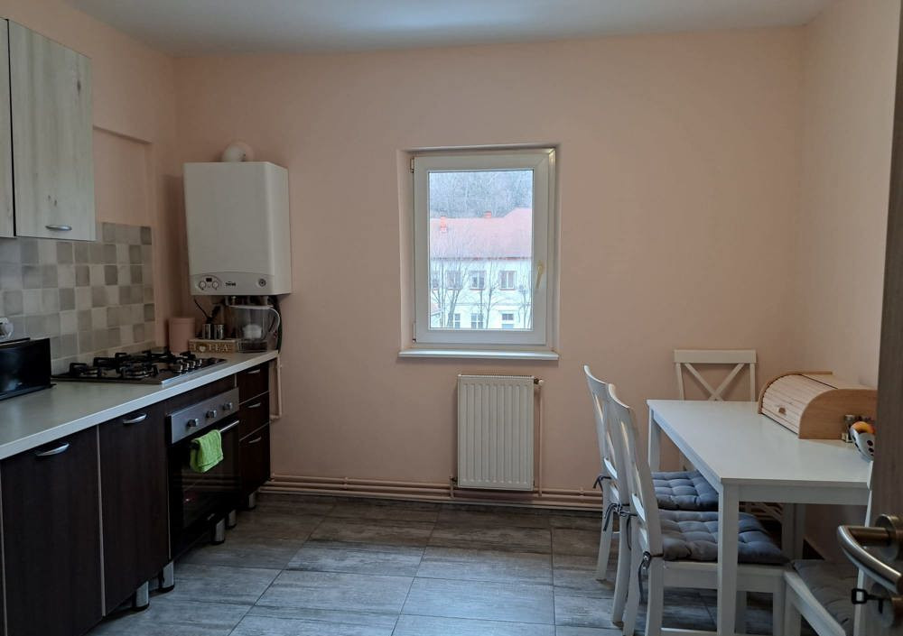 Apartament 2 camere, situat în zona Grivitei.