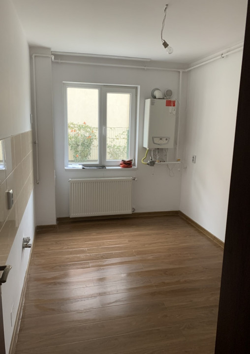 Apartament 2 camere, zona Coresi.