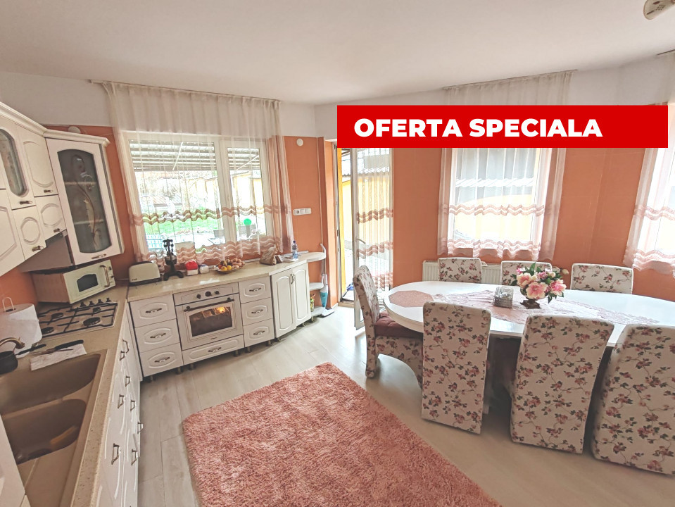 Casa 7 camere, 4 grupuri sanitare, curte si grădină