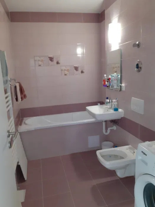 Apartament 2 camere (utilat- mobilat) zona Avantgarden 3