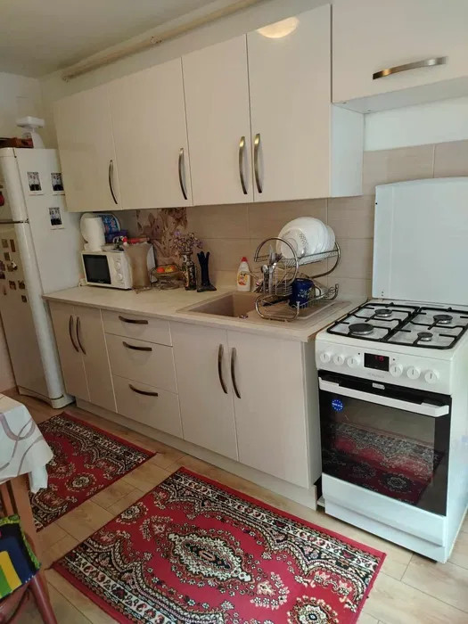 Apartament 2 camere (utilat-mobilat) zona Astra