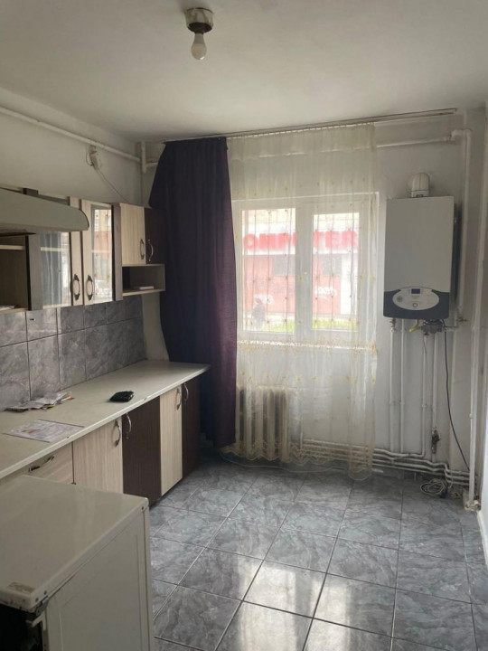 Apartament 4 camere, zona Astra