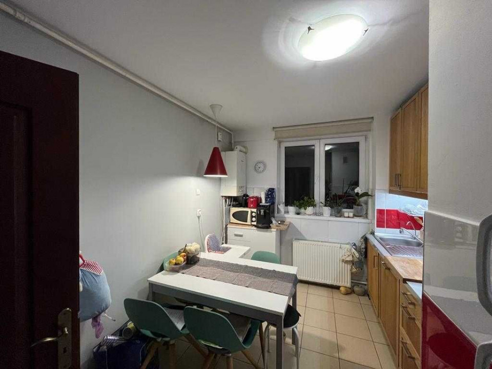 Apartament 3 camere (mobilat-utilat ), situat în zona Grivitei