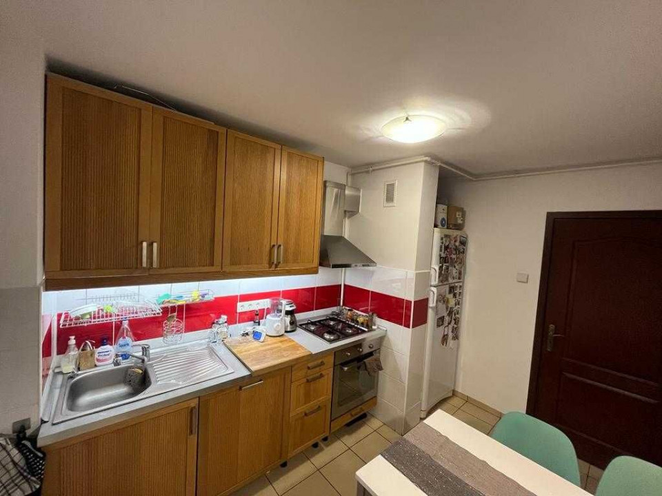 Apartament 3 camere (mobilat-utilat ), situat în zona Grivitei