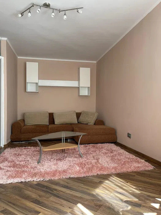 Apartament 2 camere (mobilat-utilat ), situat în zona Racadau