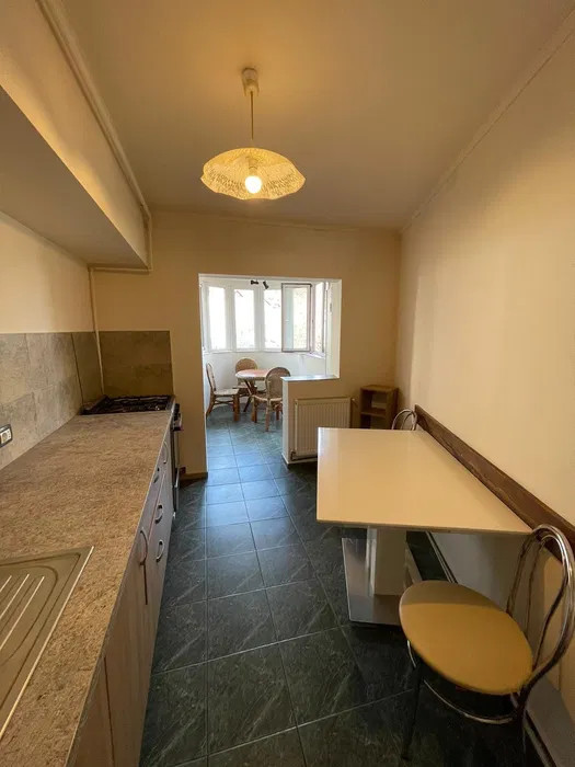 Apartament 2 camere (mobilat-utilat ), situat în zona Racadau