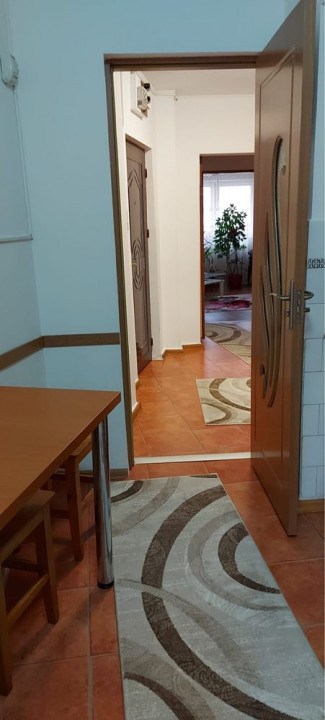 Apartament 2 camere bloc tip vila Zona Racadau 