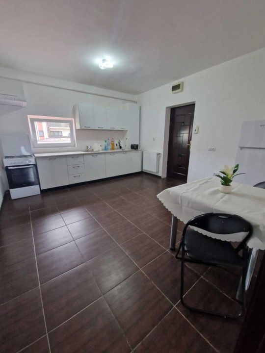 Apartament 2 camere (utilat-mobilat), situat în zona Coresi