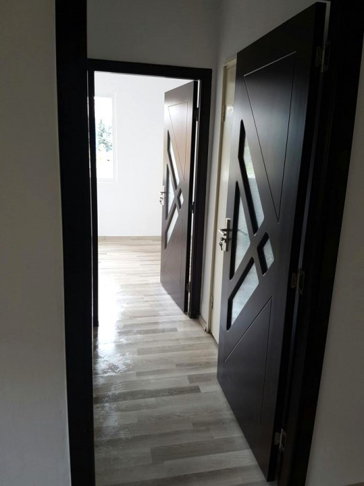 Apartament 2 camere, situat în zona Tractorul