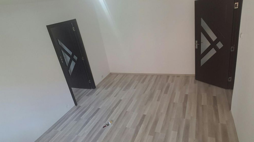 Apartament 2 camere, situat în zona Tractorul