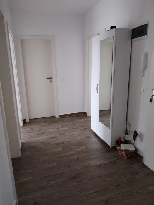 Apartament 2 camere(utilat-mobilat), situat în zona Racadau