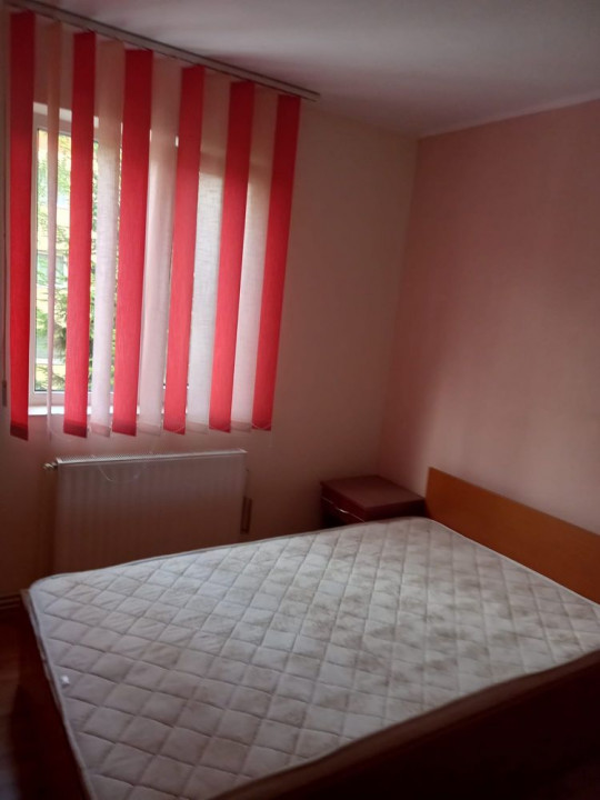 Apartament 3 camere, situat în zona Astra