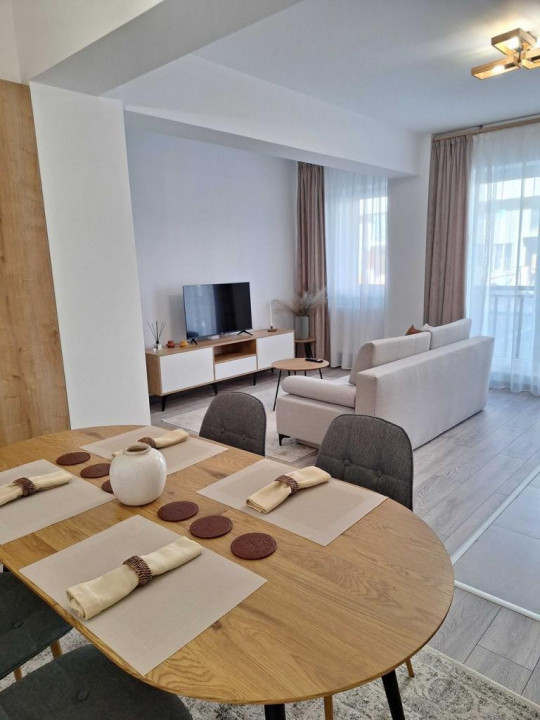 Apartament 2 camere (utilat-mobilat), situat în zona Coresi