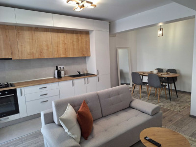 Apartament 2 camere (utilat-mobilat), situat în zona Coresi