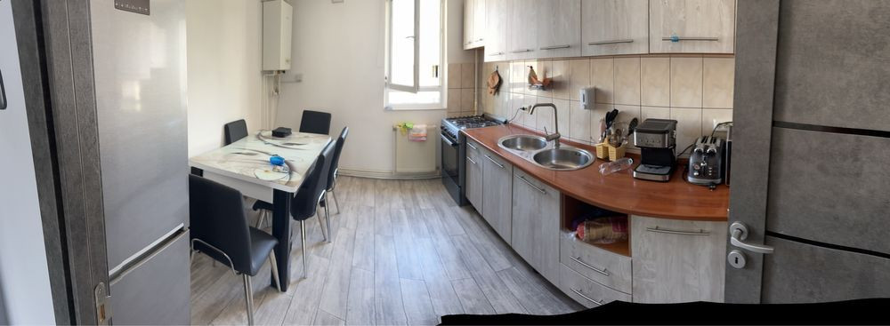 Apartament 3 camere (utilat-mobilat), situat în zona Saturn