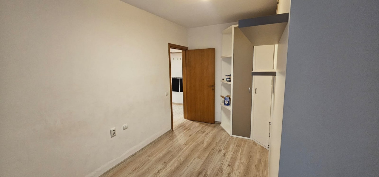 Apartament 2 camere (utilat-mobilat), situat în zona Coresi