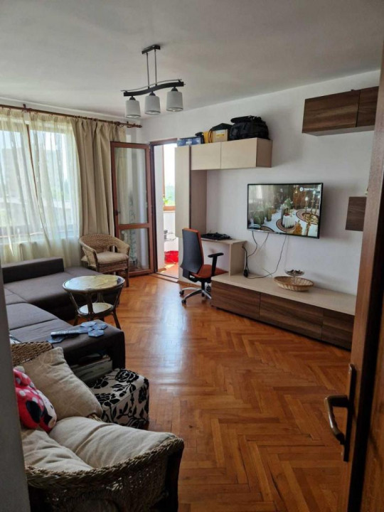 Apartament 3 camere(partial mobilat), zona Astra