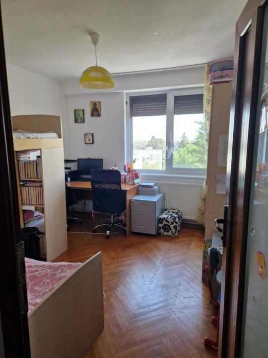 Apartament 3 camere(partial mobilat), zona Astra