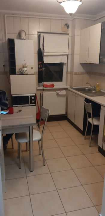 Apartament 2 camere (utilat-mobilat), situat în zona Judetean