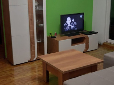 Apartament 2 camere (utilat-mobilat), situat în zona Judetean