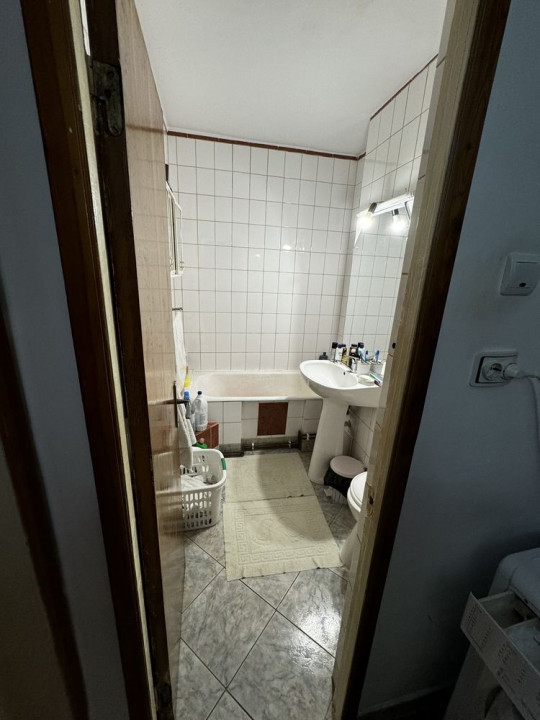 Apartament 2 camere(partial mobilat), zona Astra