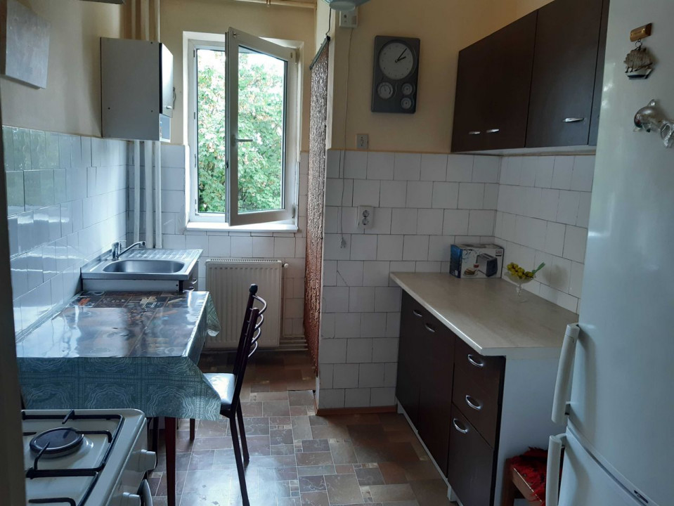 Apartament 2 camere(mobilat-utilat), situat în zona Grivitei