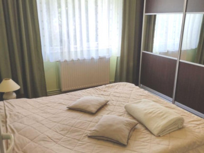 Apartament 3 camere(utilat-mobilat), zona Racadau(Valea Cetatii)