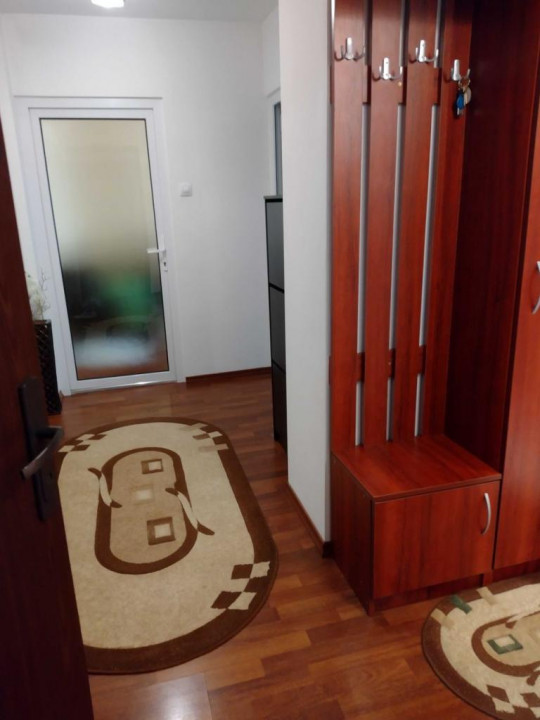 Apartament 3 camere(utilat-mobilat) zona Racadau(Valea Cetatii)